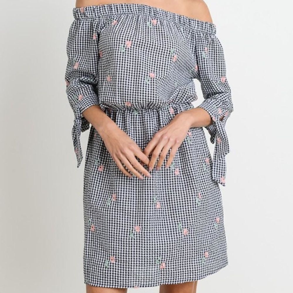 ✨ GINGHAM OFF-SHOULDER DRESS ✨ - Picture 2 of 6